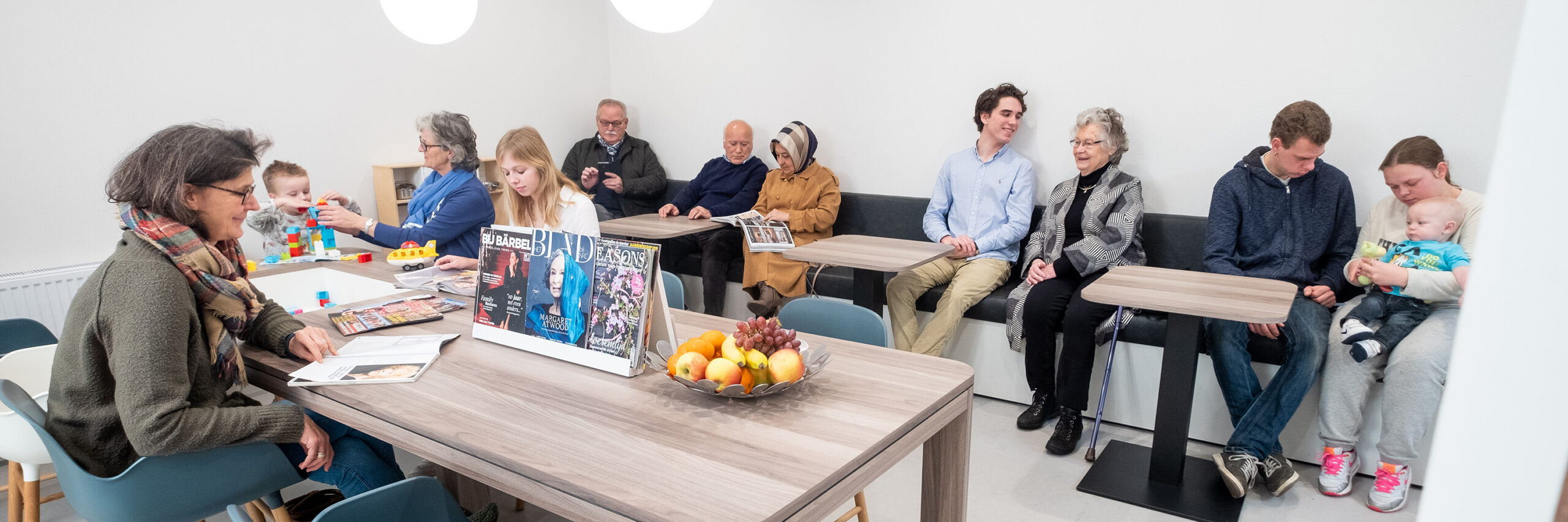 Wachtkamer ontwerp met speel plek voor kinderen